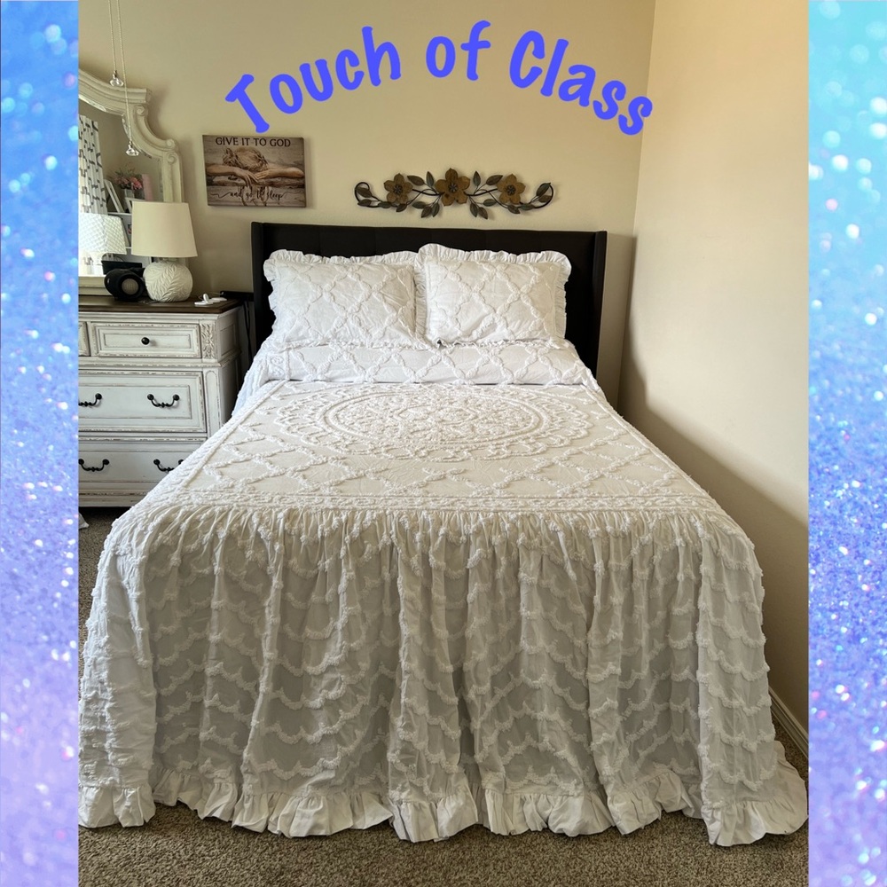 Touch of Class Chenille Bedspread & Shams Queen